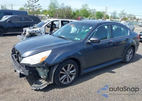 2013 Subaru Legacy 2.5I Premium z USA, uszkodzony, nr VIN 4S3BMBG69D3026619